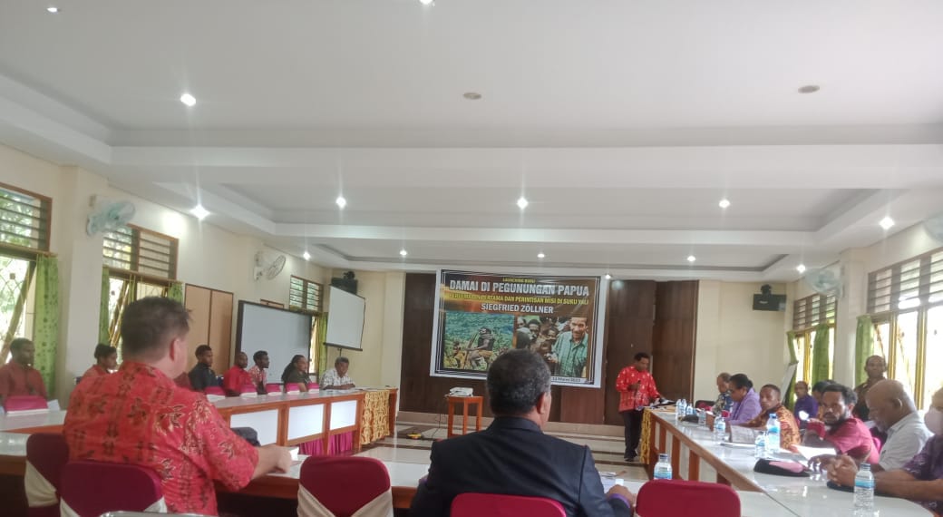 Sinode GKI di Tanah Papua Launching Buku Damai di Pegunungan Papua - Ko'SaPa/Obock I. Silak